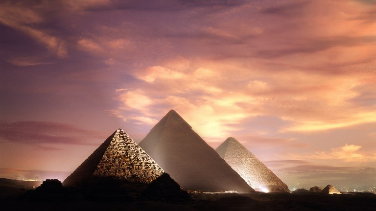 pyramidsgiza